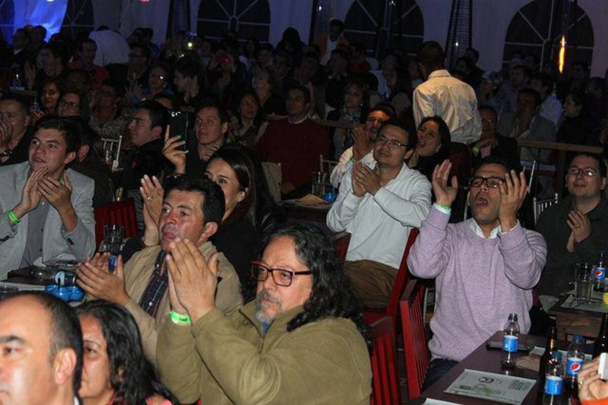 Con imitaciones en vivo y la presencia de sus colaboradores de varias ciudades, fue destacada la labor de Peláez en el programa. Fotos: Cortesía Don Jediondo Campestre.