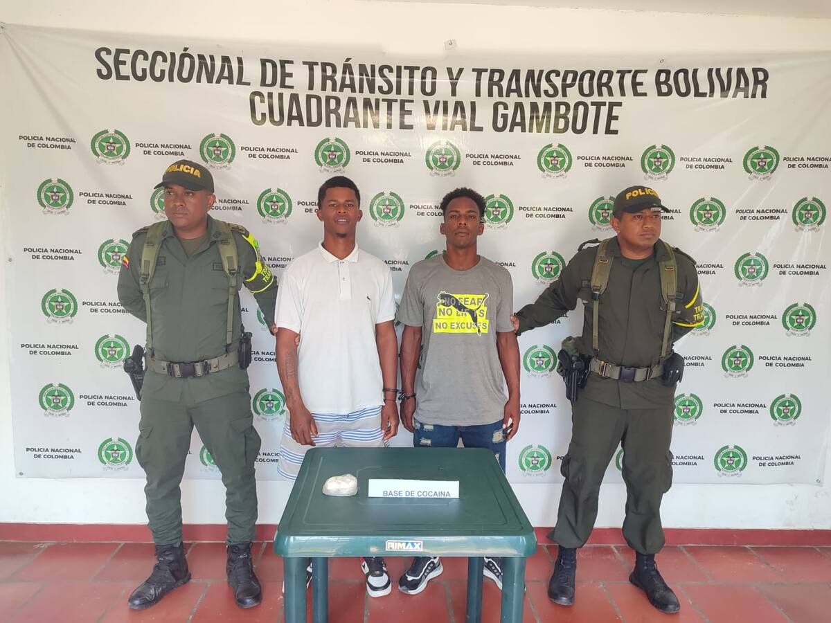 Capturan a dos sujetos por esconder cocaína debajo del asiento de un bus hacia Cartagena