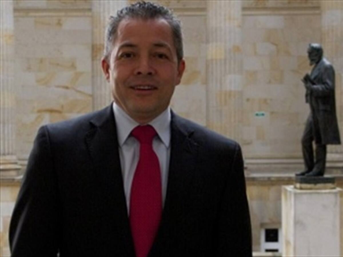 Denuncian a congresista quindiano, por presuntas agresiones