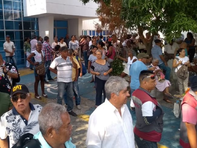 En Cartagena, pensionados protestan por mala atención en salud