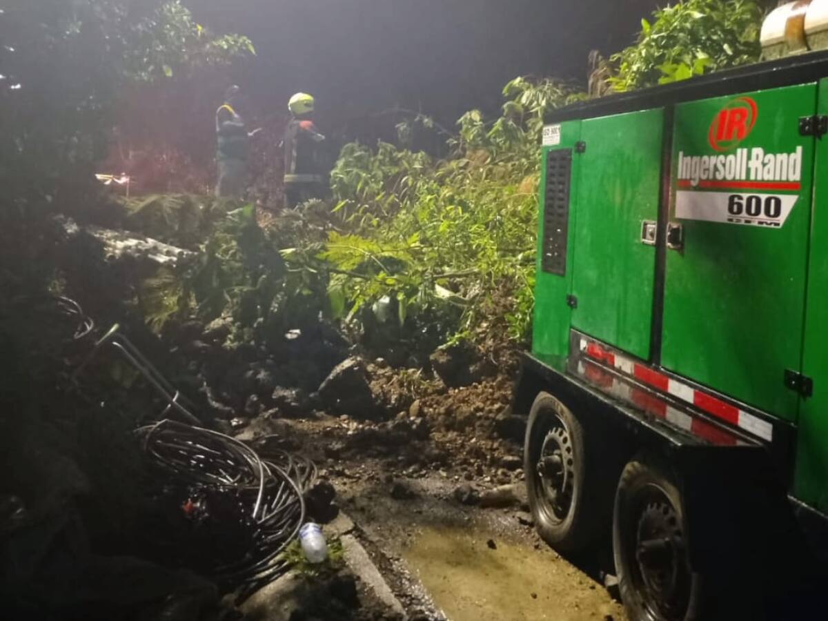 Por deslizamiento, quedó bloqueada la vía Pereira - Marsella en el sector de Ventiaderos