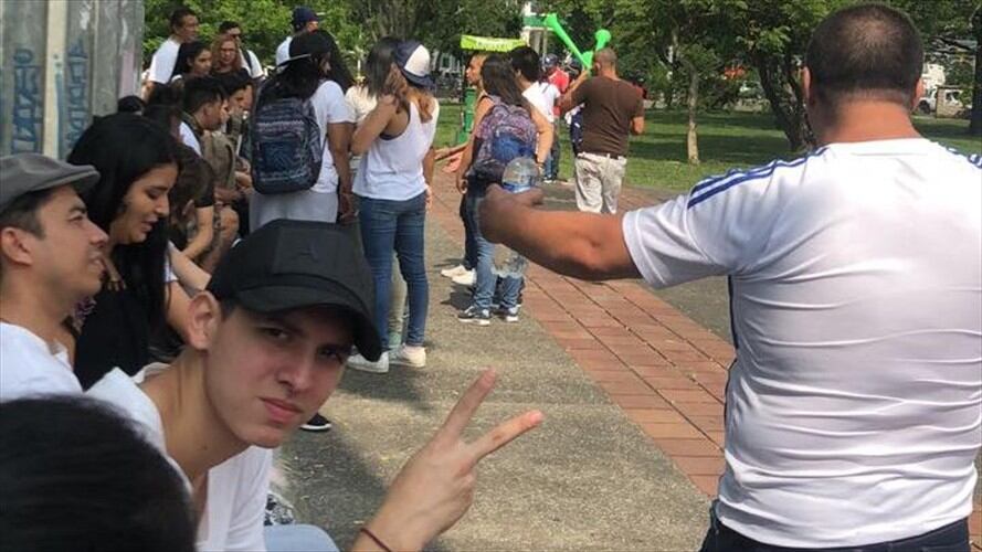 Estudiantes marcharon en Cali por supuesto fraude electoral. Foto: Erika Rebolledo