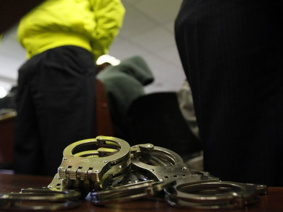 Capturan a presunto extorsionista de ‘Los Costeños’: varios cartuchos y panfletos fueron incautados
