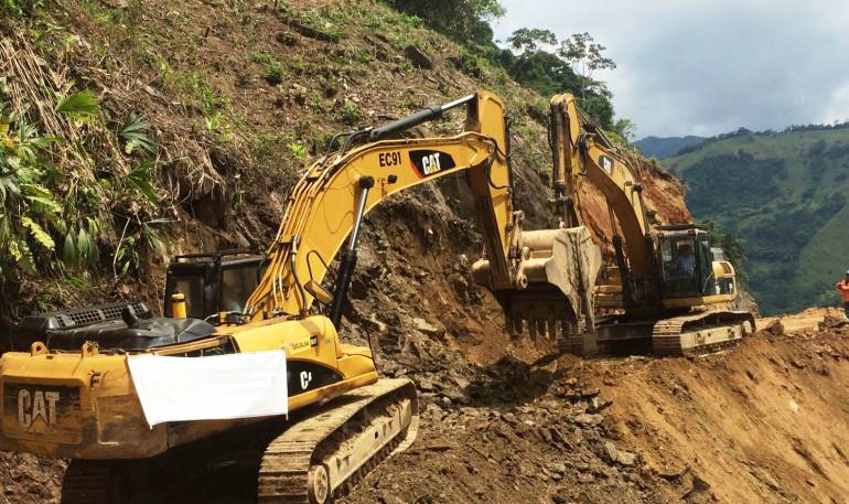 Encuentro de la maquinaria en Puerto Valdivia. 