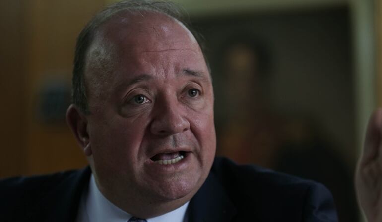 Ministro de Defensa, Luis Carlos Villegas.