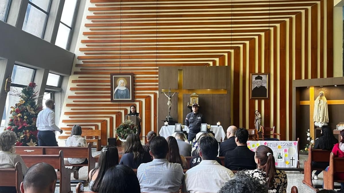 Familias reciben restos de dos personas desaparecidas en Antioquia