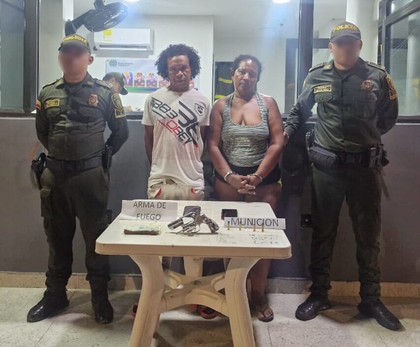 Cae pareja de esposos con arma de fuego y cartuchos con prontuario