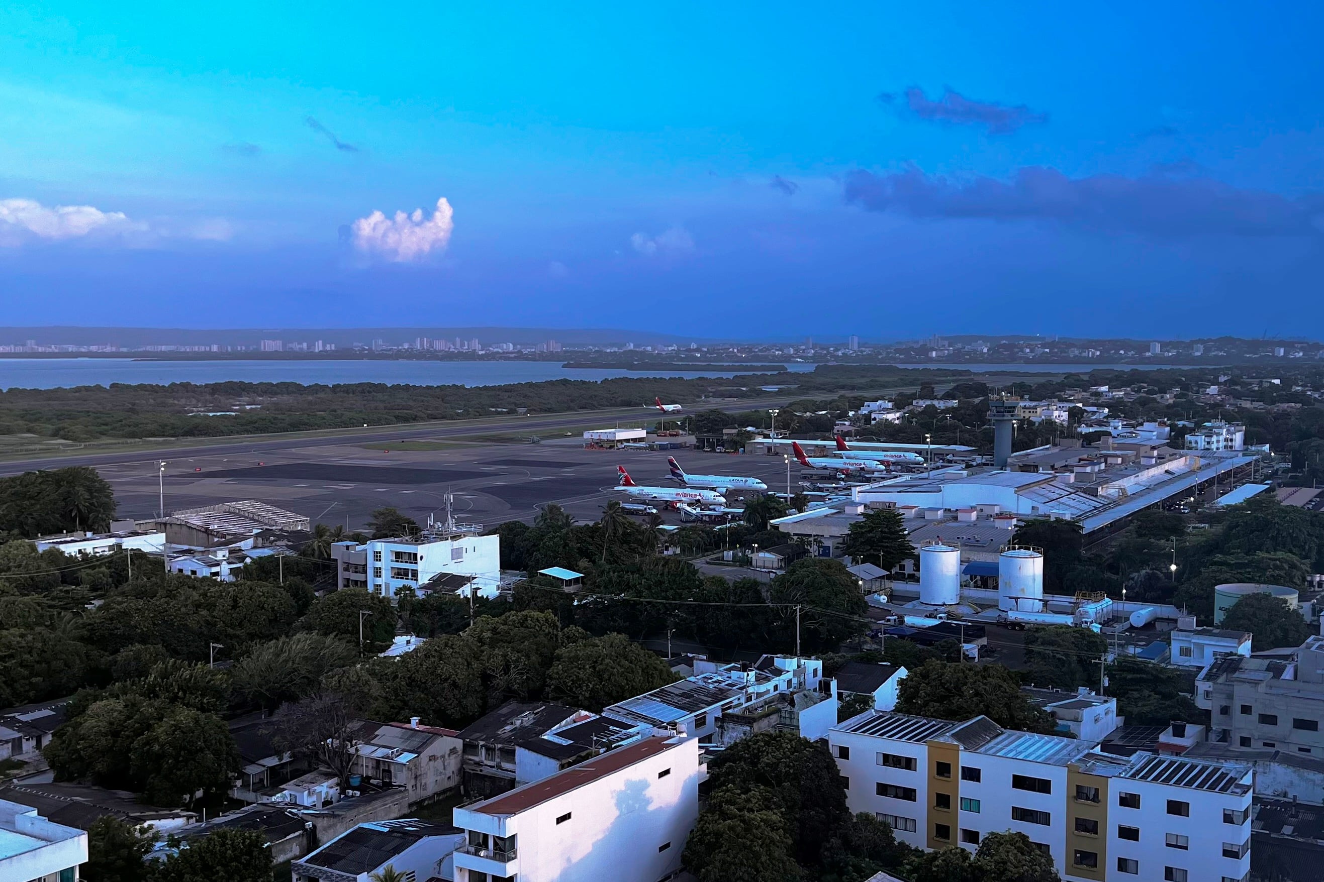 Inicio de la ampliación del aeropuerto de Cartagena ha sido lento