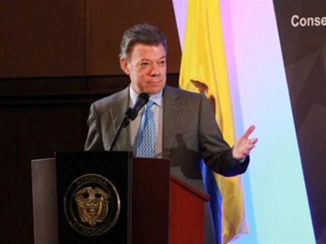 No podemos cantar victoria en materia de paz: Santos