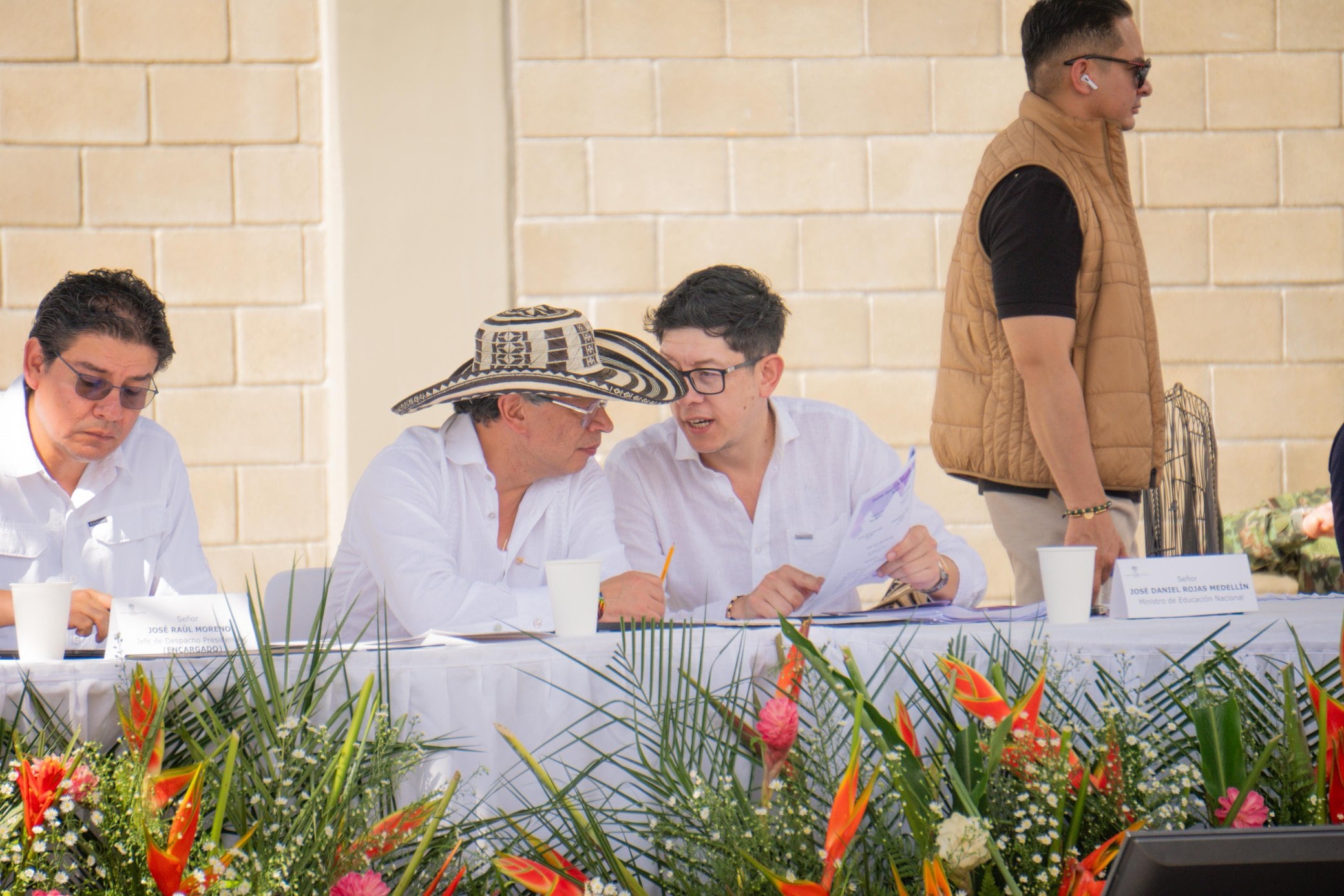 El presidente Petro en compañía del ministro de Educación, Daniel Rojas Medellín, en Montería.