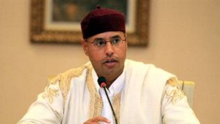 Hijo de Gadafí se escapó de los rebeldes y habría huído del país