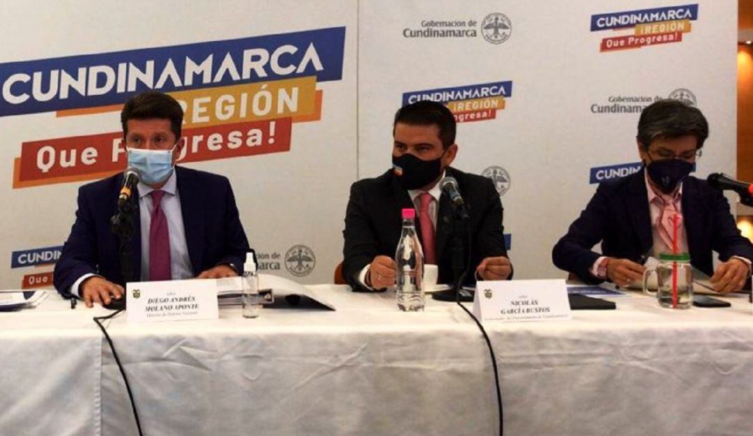 El ministro de Defensa, Diego Molano (Izquierda) y la alcaldesa de Bogotá, Claudia López, (Derecha) no dieron declaraciones conjuntas a la prensa.