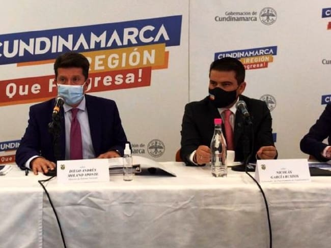 El ministro de Defensa, Diego Molano (Izquierda) y la alcaldesa de Bogotá, Claudia López, (Derecha) no dieron declaraciones conjuntas a la prensa.