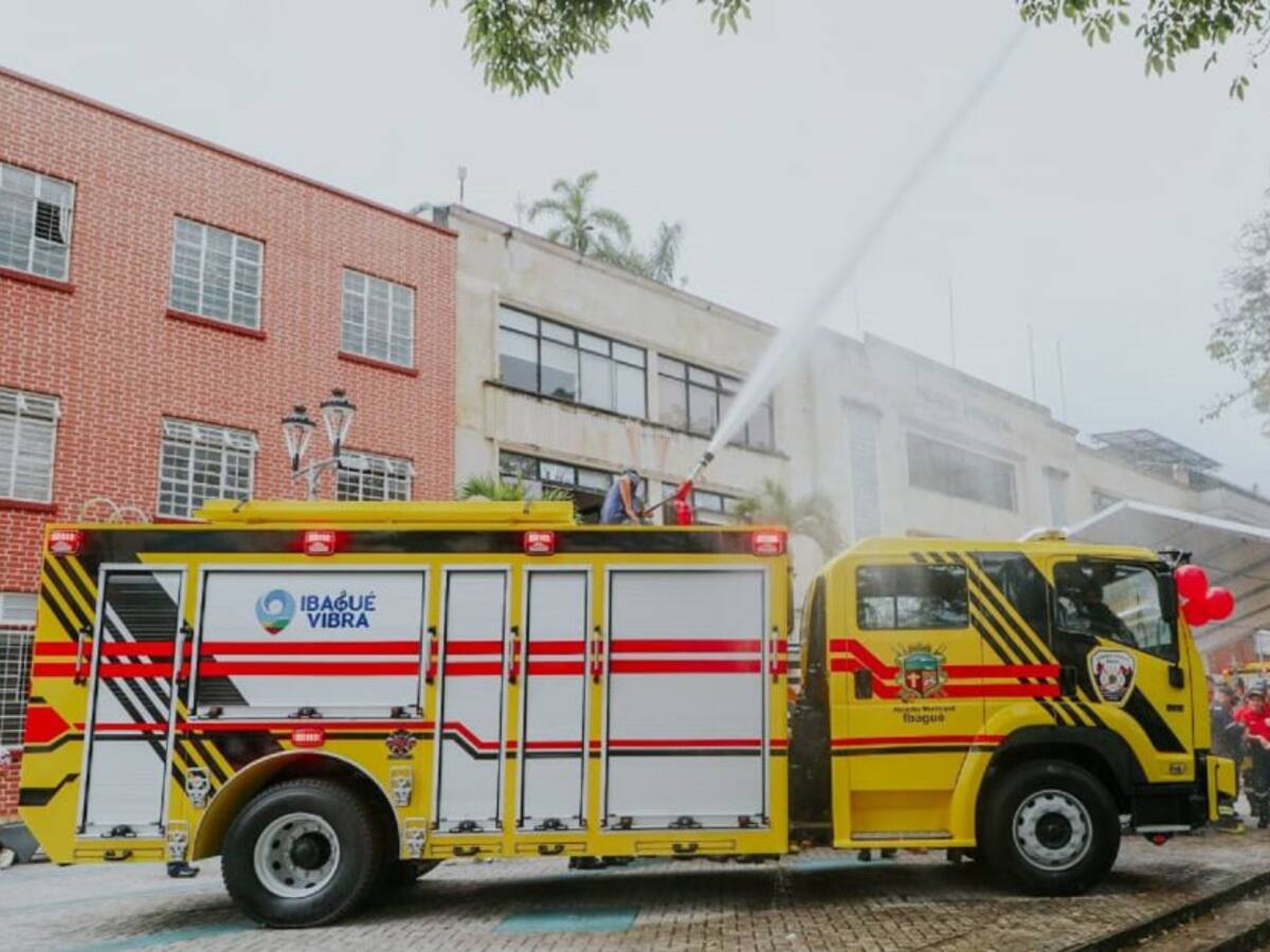 Ibagué cuenta con nuevas máquinas de bomberos