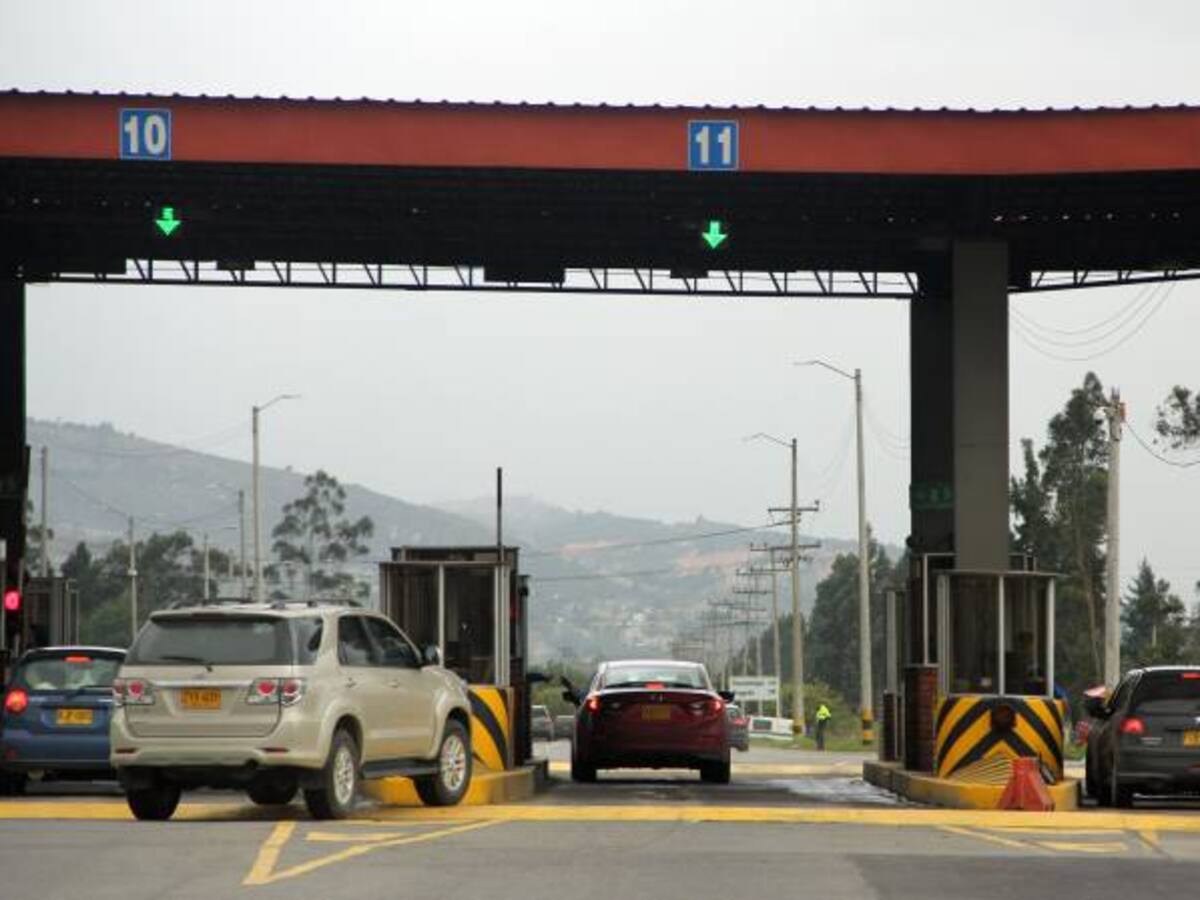 Precios de peajes y combustibles impiden acuerdo para levantar paro camionero