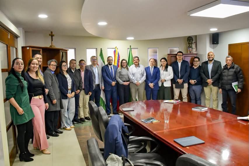 El alcalde de Tunja Rafael Acevedo Pedroza se reunió con los delegados de los rectores que integran el Consejo Departamental de Educación Superior (CODES) / Foto: Prensa Alcaldía de Tunja.