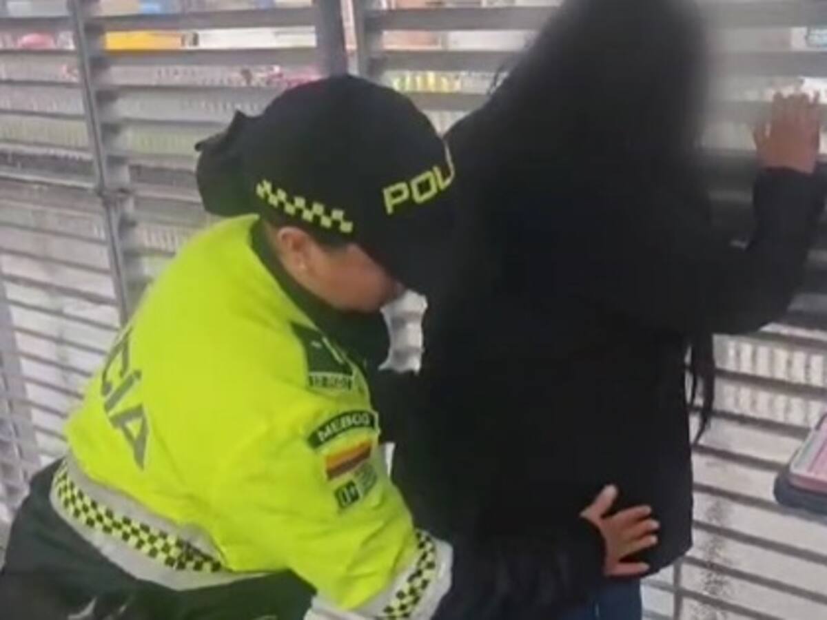 Hurto en Transmilenio: Policía captura a mujer con computador y celulares robados