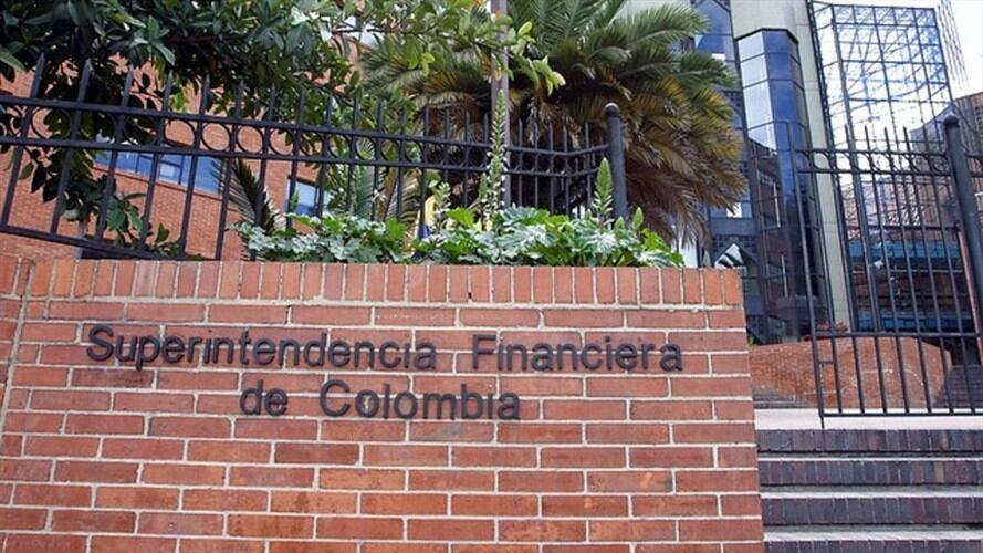Superfinanciera advierte por tres firmas que ofrecen falsamente créditos. Foto: Colprensa