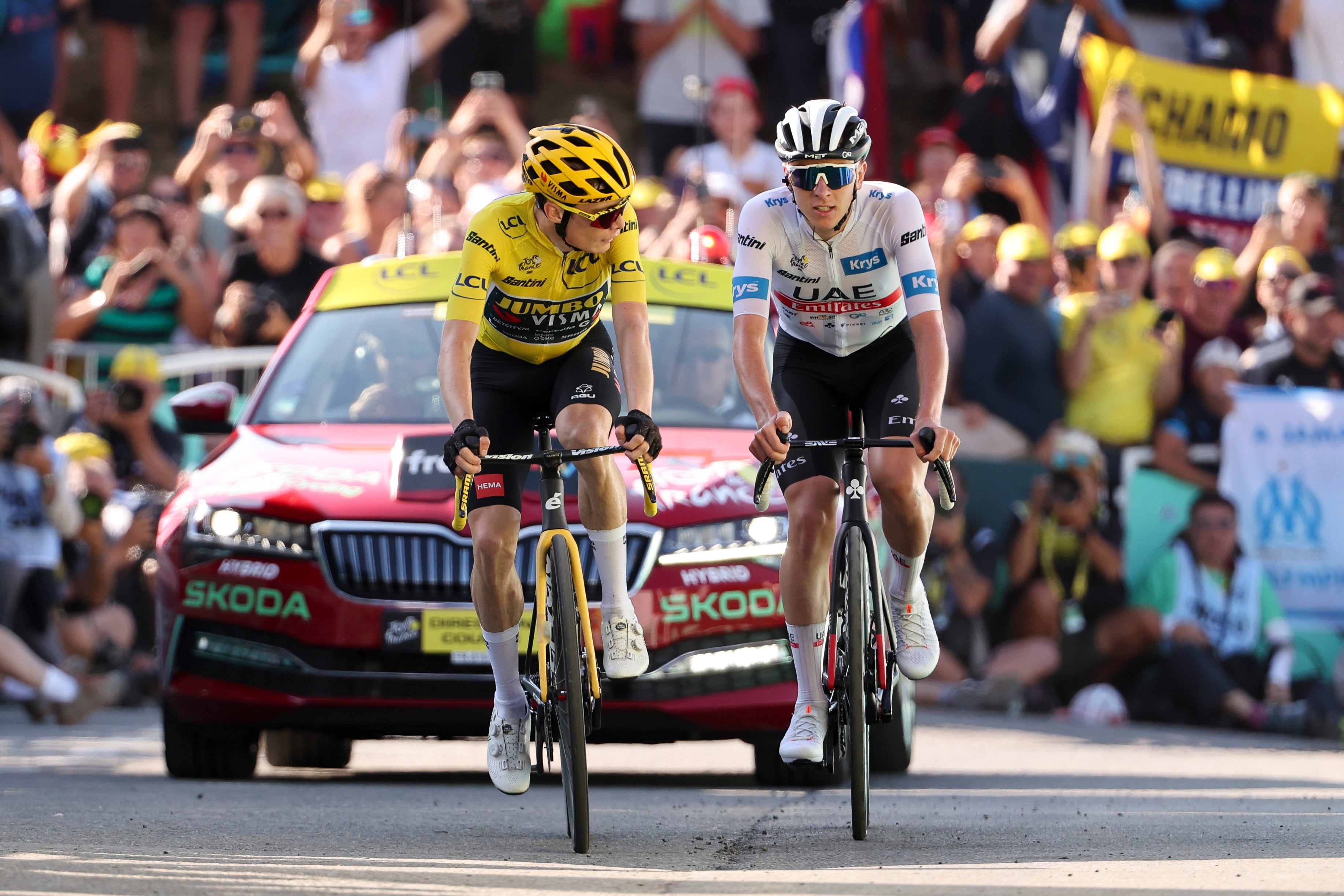 Jonas Vingegaard junto con Tadej Pogacar en la etapa 15 del Tour. (Photo by Jean Catuffe/Getty Images)