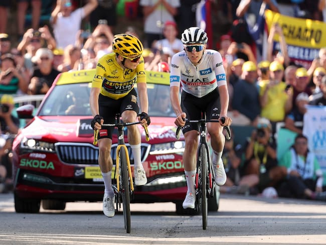 Jonas Vingegaard junto con Tadej Pogacar en la etapa 15 del Tour. (Photo by Jean Catuffe/Getty Images)