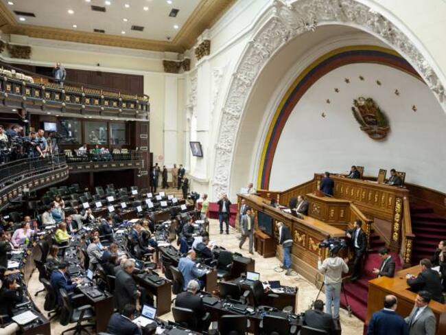 Oposición afirma que ya pasaron los 5 días para revisar firmas de referendo contra Maduro
