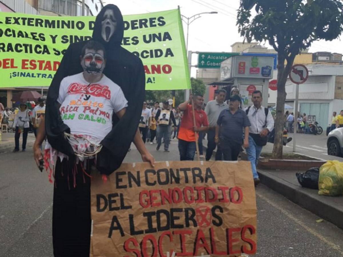 Centenares de personas salieron a las calles por los líderes sociales