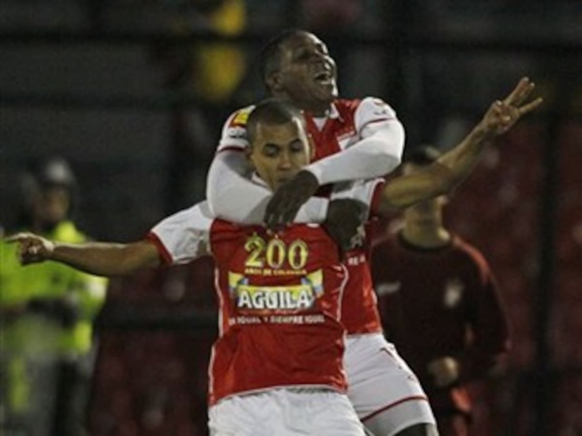 Santa Fe venció 2-1 al Tolima en Ibagué y sigue líder del fútbol colombiano