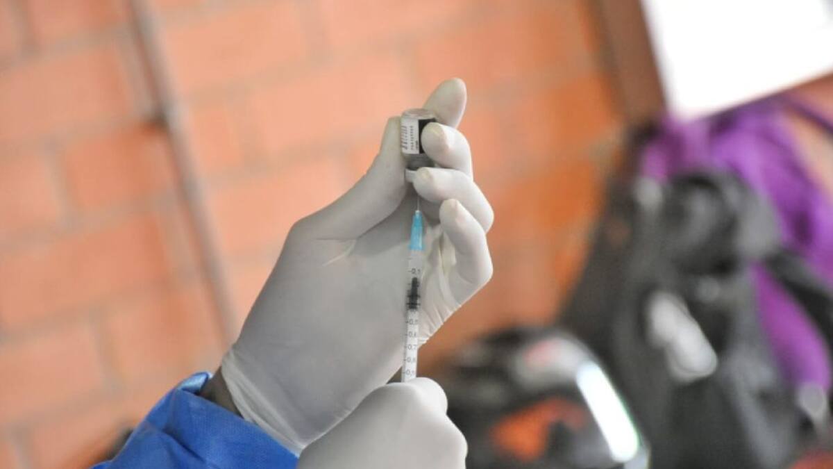 Autoridades de salud del Tolima reasignarán vacunas contra la COVID 19
