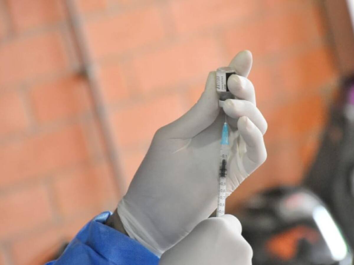 Autoridades de salud del Tolima reasignarán vacunas contra la COVID 19