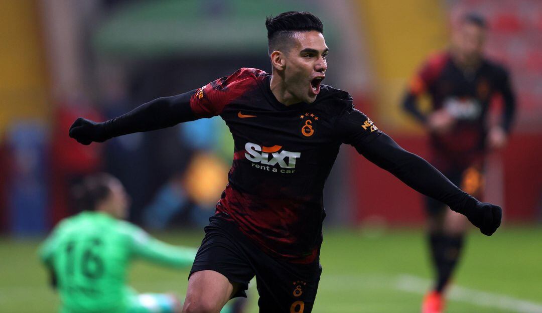 Falcao festeja su octavo gol con el Galatasaray esta temporada.