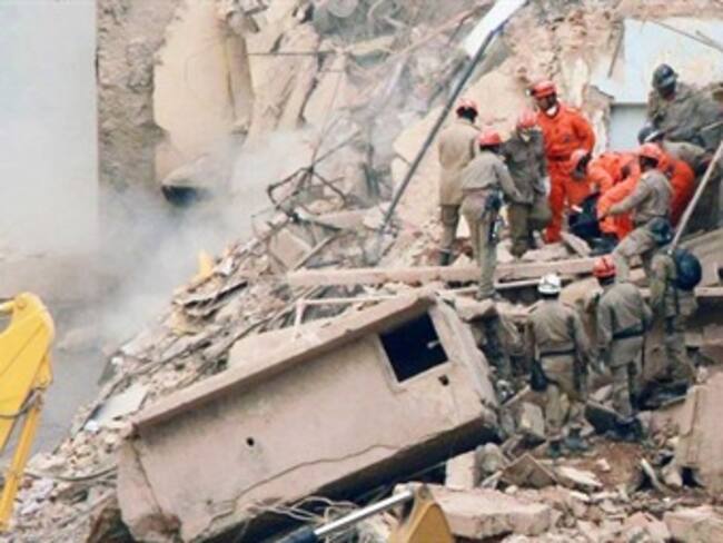 Aumentan a 17 los muertos tras caída de edificios de Río de Janeiro