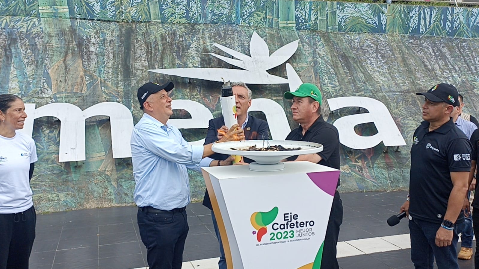 La llama de los juegos nacionales estará hasta mañana sábado en Armenia. Foto: Adrián Trejos