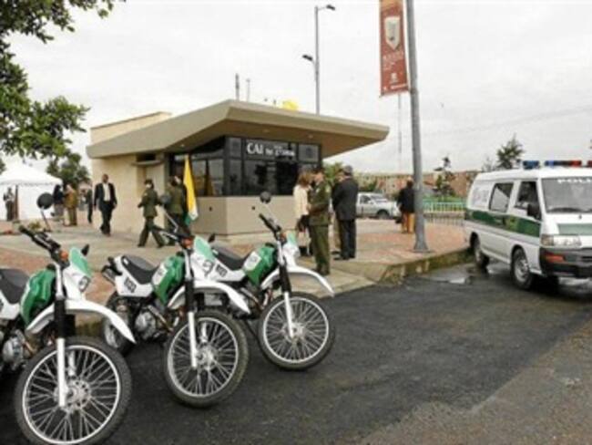 Con más policías refuerzan la seguridad en la Plaza España