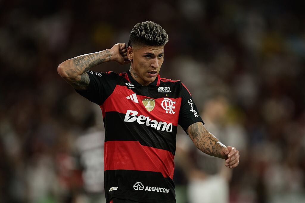 RIO DE JANEIRO, BRAZIL - APRIL 12: Jorge Carrascal of Flamengo looks on during the match between Fluminense and Flamengo as part of Brasileirao 2026 at Maracana Stadium on April 12, 2026 in Rio de Janeiro, Brazil. (Photo by Ruano Carneiro/Getty Images)