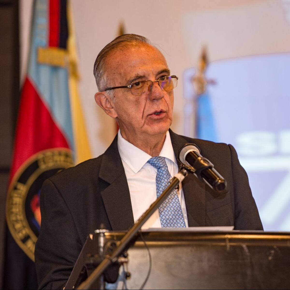 La paz total con los grupos armados ha generado graves dificultades: ministro de Defensa