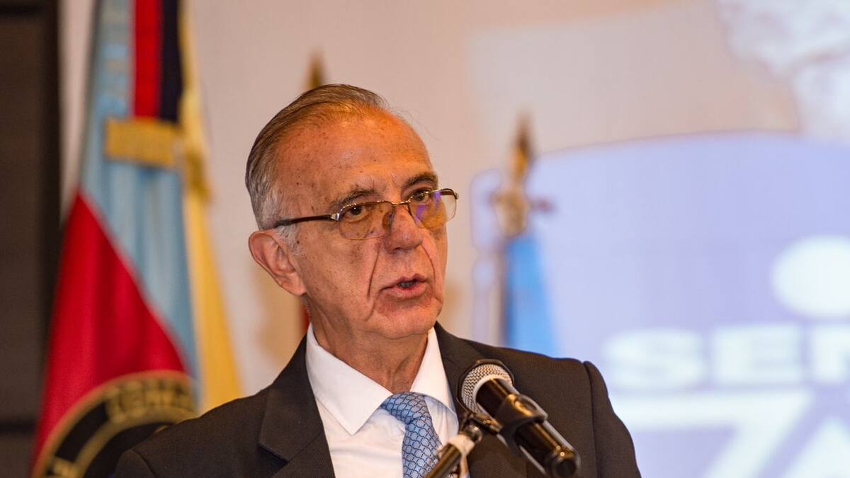 Ministro de Defensa negó haber elaborado terna para Fiscal: “eso es chisme”