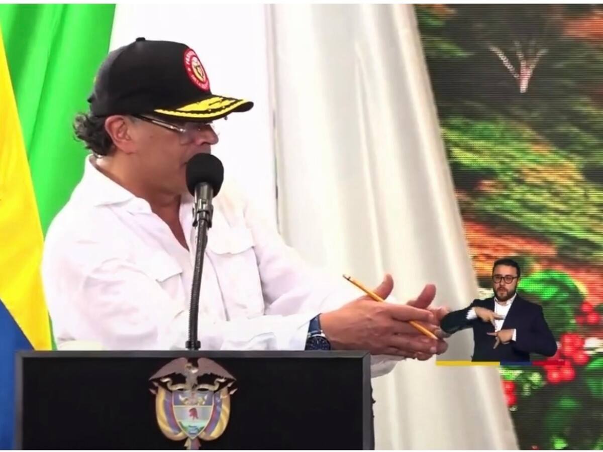 En Puerto Boyacá, Petro confirma exención del impuesto predial para el campesinado