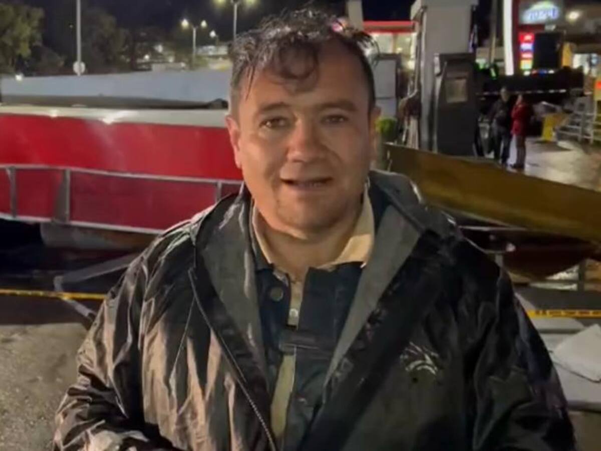 Un milagro lo salvó cuando le cayó el techo de una estación de gasolina en Manizales
