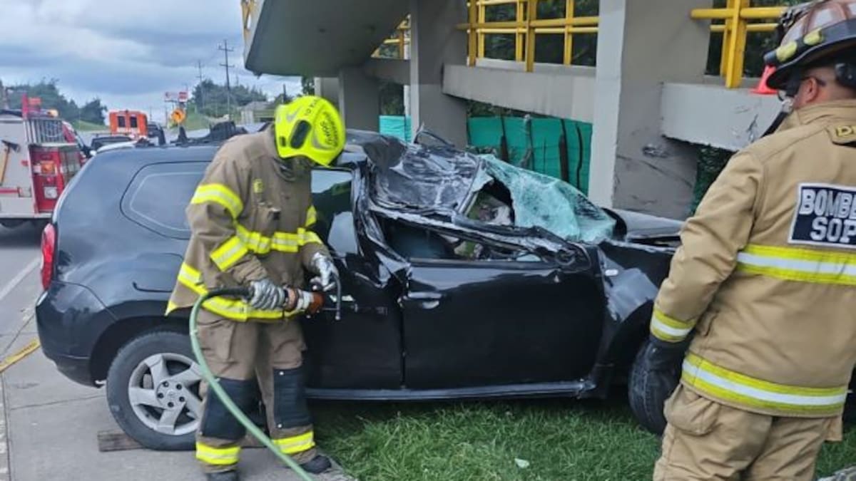 Grave accidente de tránsito en vía Sopó-Bogotá: una persona murió y otra es atendida en urgencias