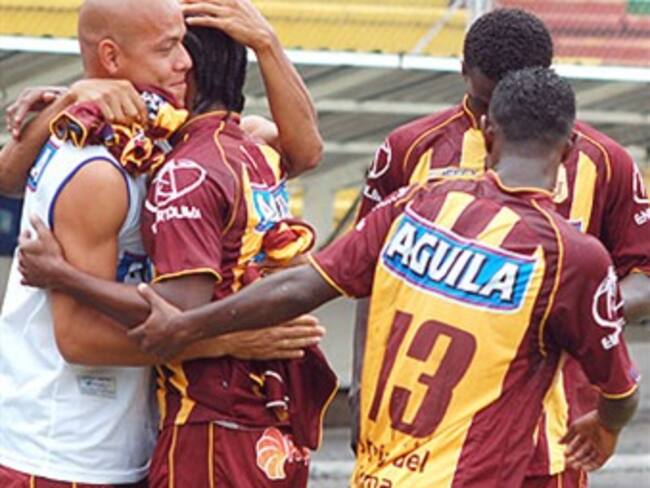 Cúcuta ganó y sigue en pelea a semifinales del fútbol colombiano. Tolima y Chicó clasificados