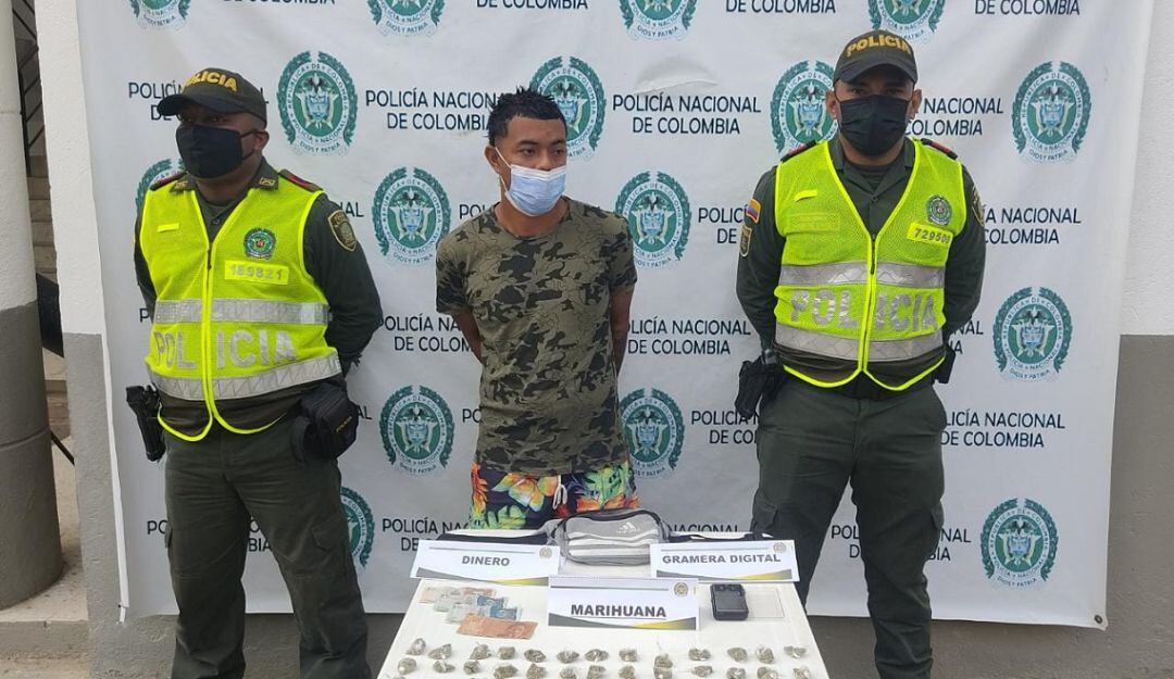 Según la Policía, en esta oportunidad cayó con 70 dosis de droga que pretendía vender en esa población