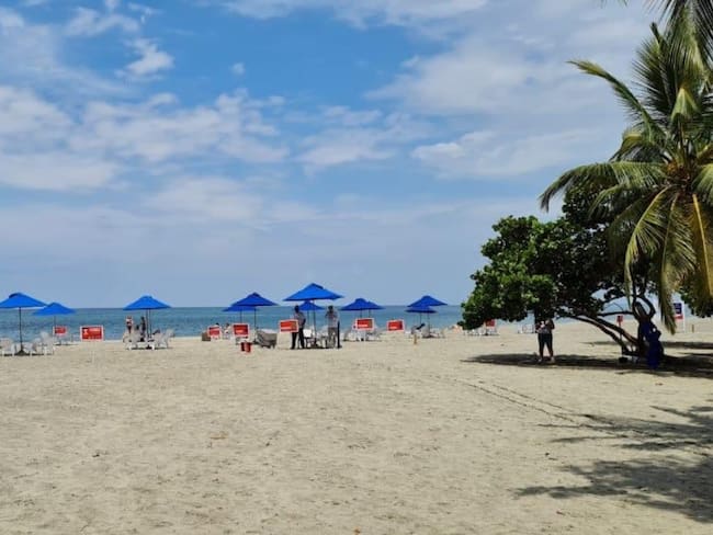 Turistas se toman las playas y paísajes del país durante la pandemia