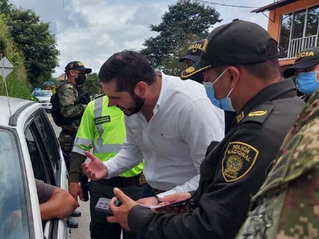 Fuerza pública refuerza entrada y salida de municipios de Caldas