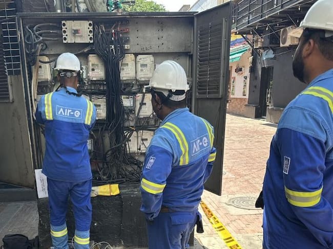 Se activa plan de choque para mejorar la energía eléctrica en el Centro Histórico de Santa Marta/ Air-e
