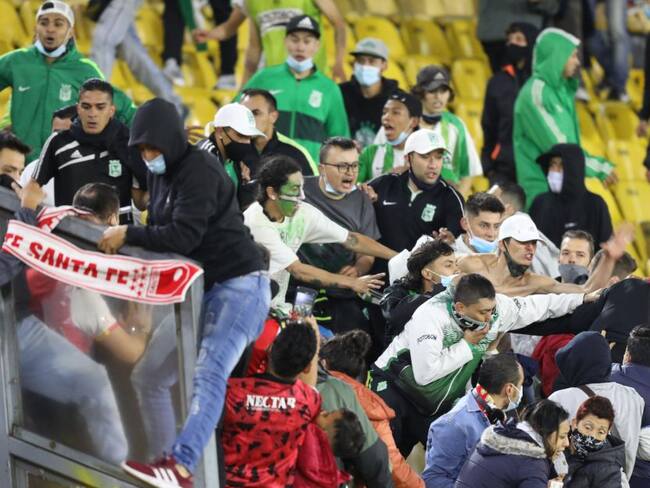 Hechos violentos en el partido Santa Fe vs Atlético Nacional en 2021