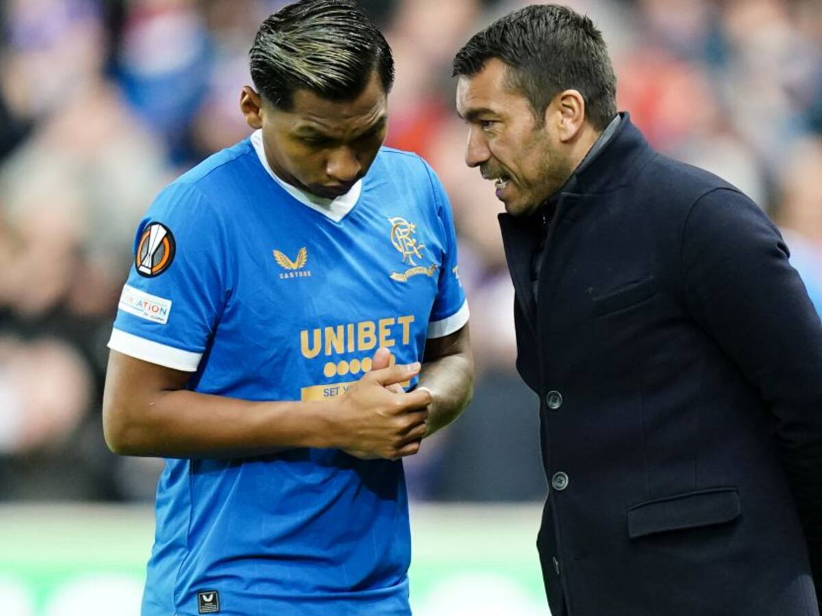 Giovanni van Bronckhorst anunció que se reunirá con Alfredo Morelos