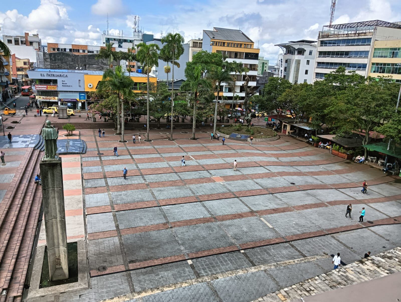 Plaza de Bolívar de Armenia. Foto: Adrián Trejos