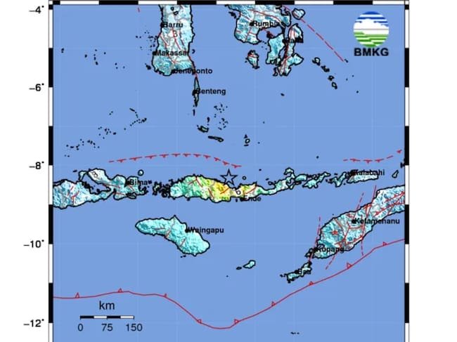 El gobierno de Indonesia llamó a los residentes de las zonas costeras de la isla de Flores a evacuar de inmediato hacia terrenos más elevados tras un terremoto de magnitud 7,7 que desencadenó una alerta de tsunami.
(Foto: Cortesía Badan Meteorologi,
Klimatologi, dan Geofisika)