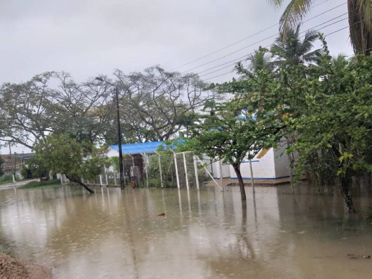 Emergencias por fuertes lluvias en Carmen de Apicalá en el Tolima