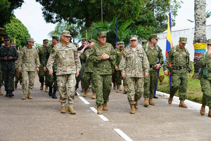 Comandantes de las Fuerzas Militares de Perú, Ecuador y Colombia.